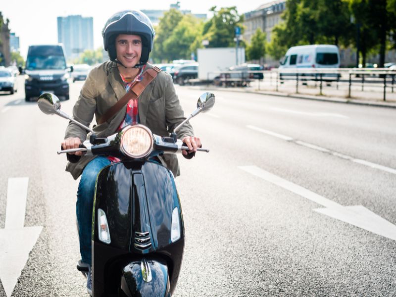 per guidare il motorino ti serve la patente am